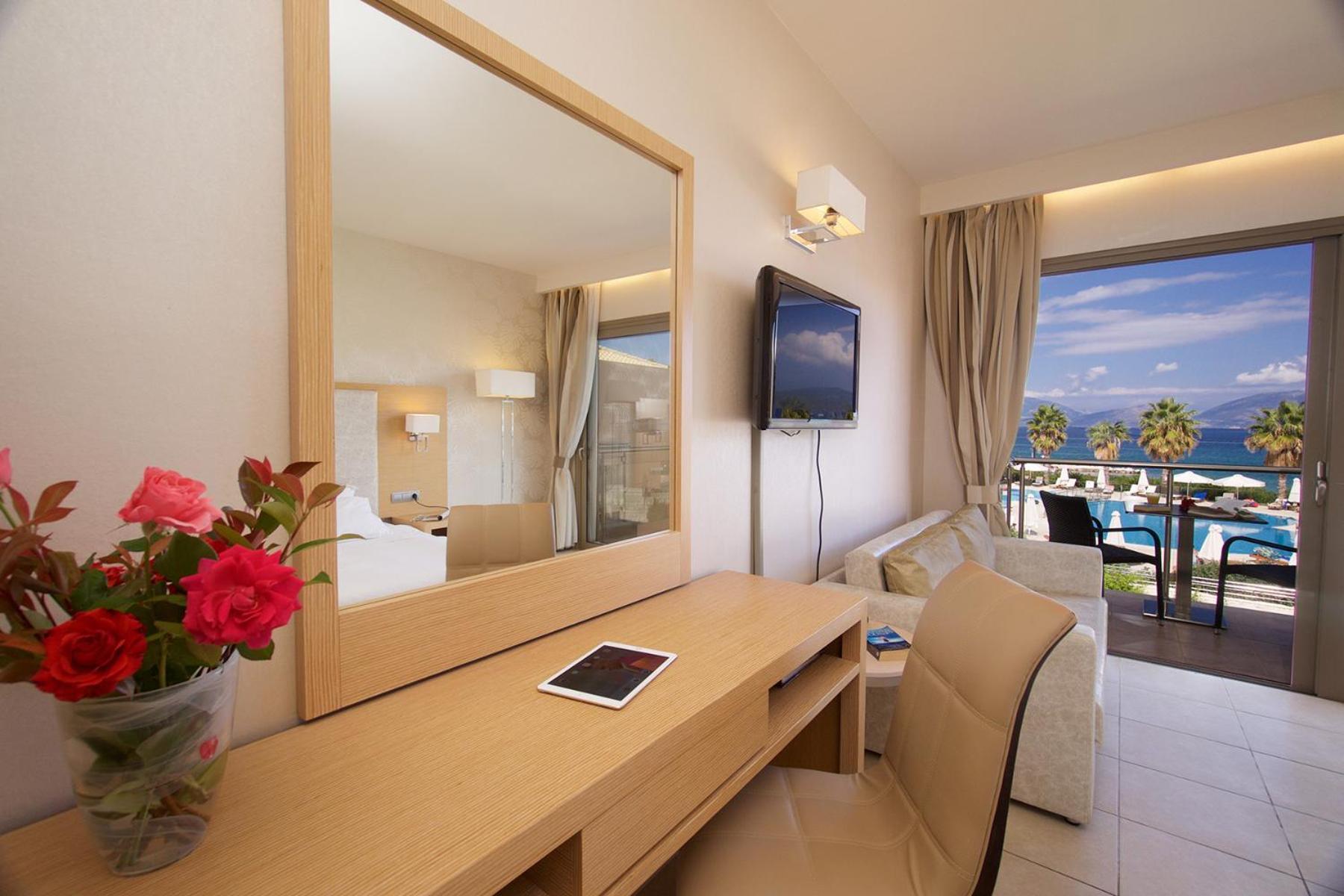 Ionian Emerald Resort Karavomylos Quarto foto